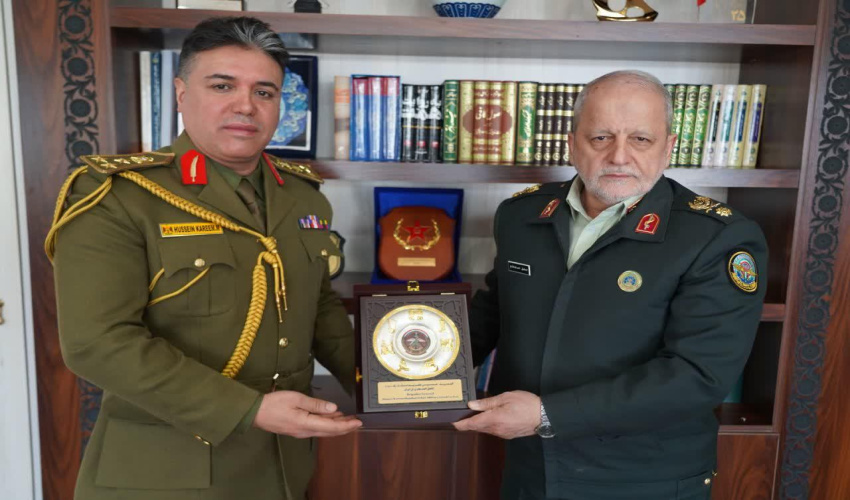 در راستای توسعه دیپلماسی دفاعی-علمی، امروز وابسته نظامی عراق با سردار فرمانده دانشگاه عالی دفاع ملی ملاقات کرد.